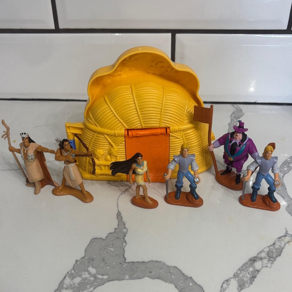 Disney Pocahontas Once Upon A Time Playset 1994